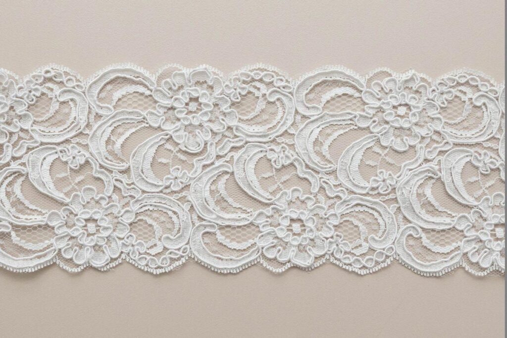 Entremeio Yara com Sutache - Branco