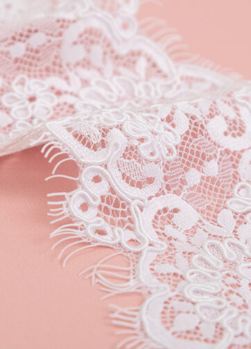 Entremeio Perlê com Sutache